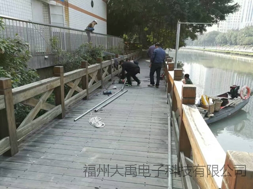 在福州塔头的晋安河安装超声波多普勒流速仪，超声波水位计