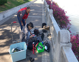 在光明港公园进行超声波水下通讯测试