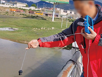 洪水预警新利器，手持测深仪守护水资源安全【大禹电子】